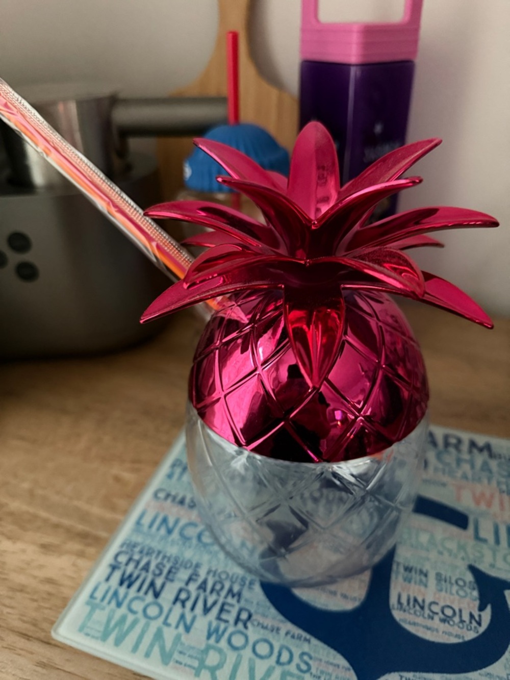 New dunkin donuts Pink Pineapple Drink Tumbler with Straw - Party Cup